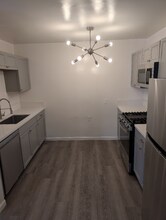 5971 Chula Vista Way in Los Angeles, CA - Building Photo - Building Photo