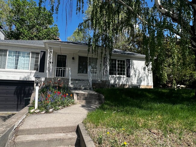 property at 2612 Pierce Ave