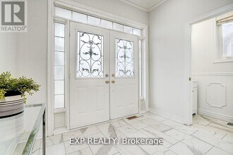 12 Tormina Ct in Markham, ON - Building Photo - Building Photo