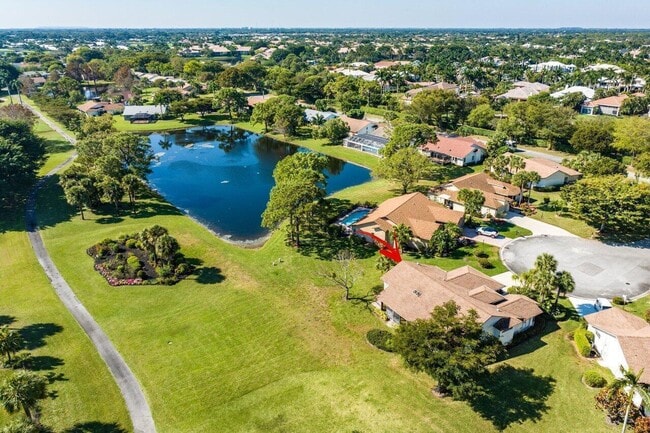 16700 Willow Creek Dr in Delray Beach, FL - Building Photo - Building Photo