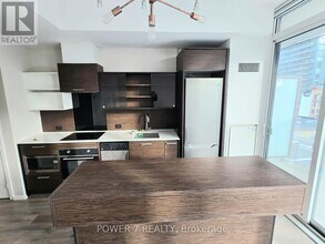 75 St Nicholas St in Toronto, ON - Building Photo - Building Photo