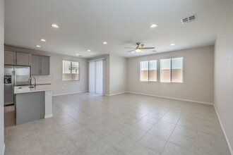 4554 Kali Lyn St in North Las Vegas, NV - Building Photo - Building Photo