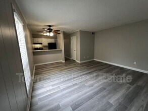 5874 Century Oaks Dr in Fayetteville, NC - Building Photo - Building Photo