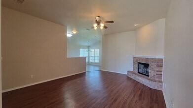 1923 99th Pl in Lubbock, TX - Building Photo - Building Photo