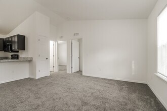 15818 SW 37th Cir in Ocala, FL - Building Photo - Building Photo