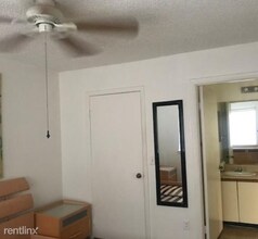 100 SW 83rd Way in Pembroke Pines, FL - Building Photo - Building Photo