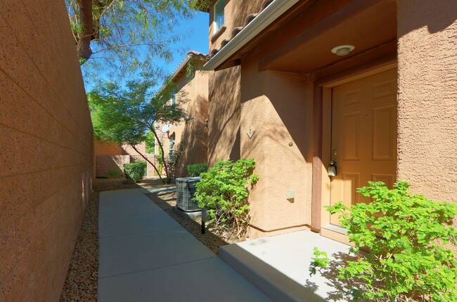 29 Red Oak Canyon St in Henderson, NV - Building Photo - Building Photo