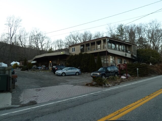 Spur Terrace Apartments in Greenwood Lake, NY - Building Photo