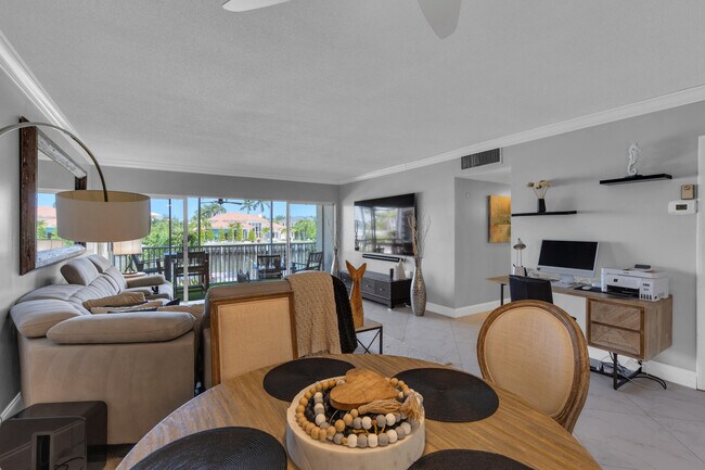 390 N Federal Hwy in Deerfield Beach, FL - Building Photo - Building Photo