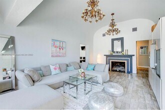 1561 71st St in Miami Beach, FL - Foto de edificio - Building Photo