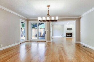 327 Bay Rd in Menlo Park, CA - Building Photo - Building Photo