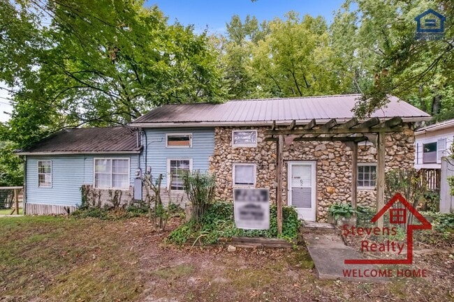 property at 621 Murray Rd NW