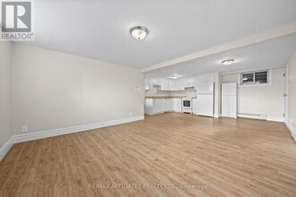 6819 Rocque St in Ottawa, ON - Building Photo - Building Photo