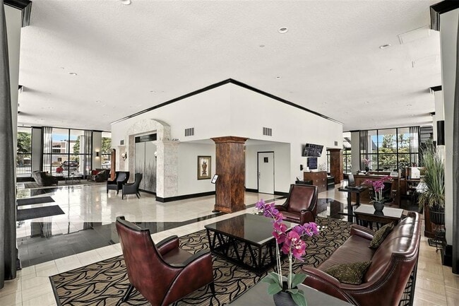 400 E Colonial Dr in Orlando, FL - Building Photo - Building Photo