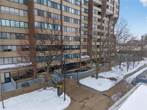 750 Washington Rd in Pittsburgh, PA - Building Photo - Building Photo