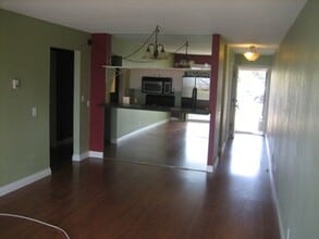 350 E Surfside Dr in Port Hueneme, CA - Building Photo - Building Photo