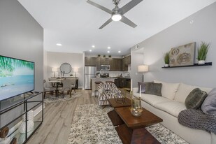 Gentry East in Cincinnati, OH - Building Photo