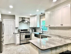 6840 Newhall Rd in Charlotte, NC - Building Photo - Building Photo