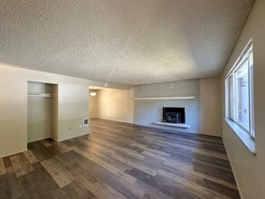 4426 97th Ave W in University Place, WA - Building Photo - Building Photo