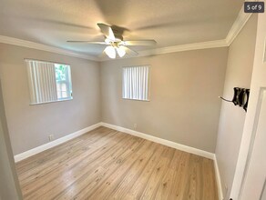 9457 SW 51st Pl in Cooper City, FL - Foto de edificio - Building Photo