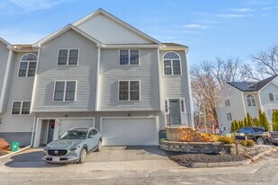 7 Renfrew St in Worcester, MA - Building Photo