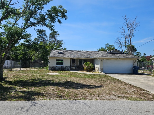 5179 Montford Cir in Spring Hill, FL - Building Photo - Building Photo