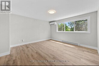 400 Scenic Dr in London, ON - Building Photo - Building Photo