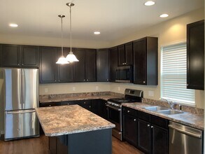 390 Modesta Rd in Columbus, OH - Building Photo - Building Photo