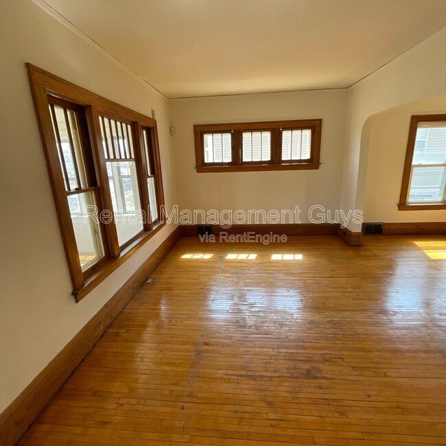 3245 Russell Ave N in Minneapolis, MN - Building Photo - Building Photo