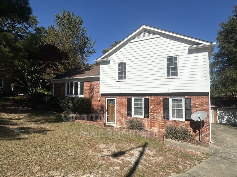 5407 Woodard Ct in Fayetteville, NC - Building Photo