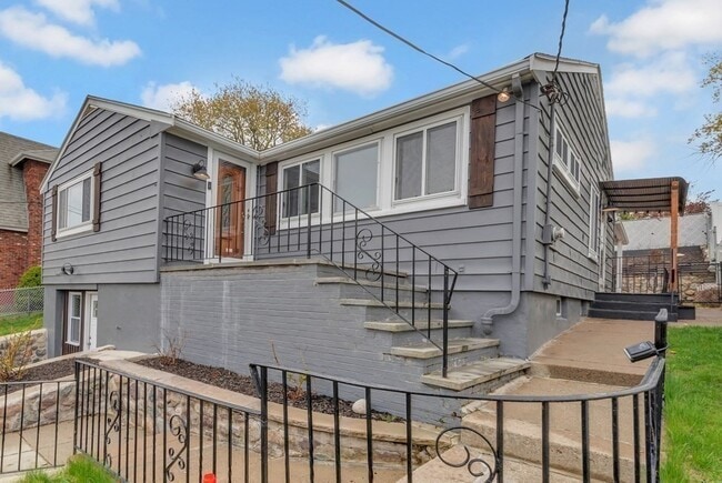 61 Montmorenci Ave in Boston, MA - Building Photo - Building Photo