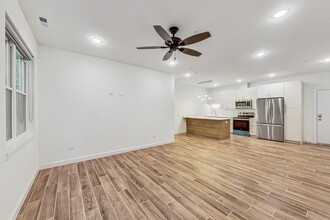 5126 S Kenwood Ave in Chicago, IL - Building Photo - Building Photo