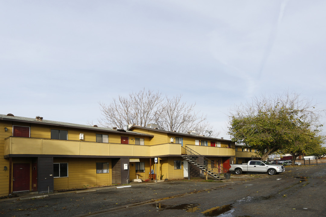 115 Beardsley Ave in Bakersfield, CA - Building Photo