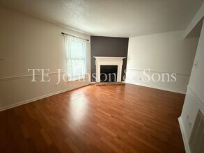 303 Oak Arbor Ln in Winston-Salem, NC - Building Photo - Building Photo