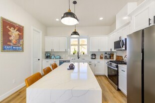 1803 Brooks St in Houston, TX - Building Photo