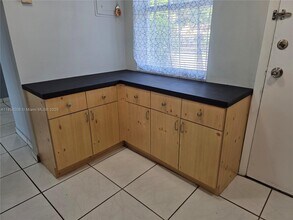 1350 NE 191st St in Miami, FL - Building Photo - Building Photo