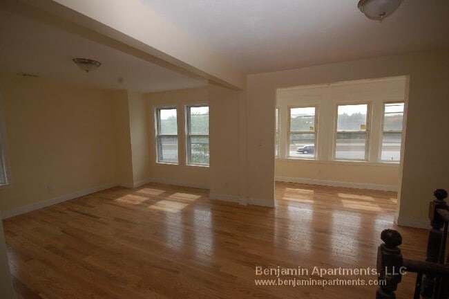 property at 142 Lincoln St