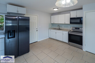1367 Kuahaka St in Pearl City, HI - Foto de edificio - Building Photo