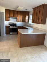 8817 Hawthorne Ct in Ellicott City, MD - Building Photo - Building Photo