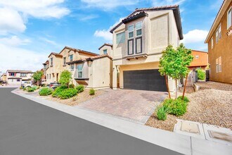 6898 Double Vis Wy in Las Vegas, NV - Building Photo - Building Photo