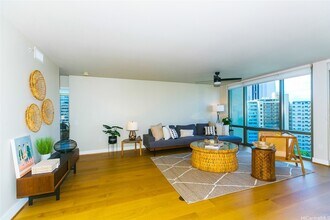 1551 Ala Wai Blvd in Honolulu, HI - Foto de edificio - Building Photo