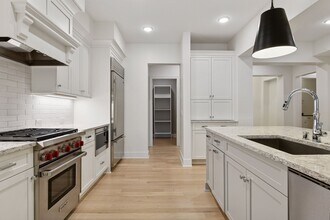 222 Ferndale Rd S, Unit Meyer Place 207 in Wayzata, MN - Building Photo - Building Photo
