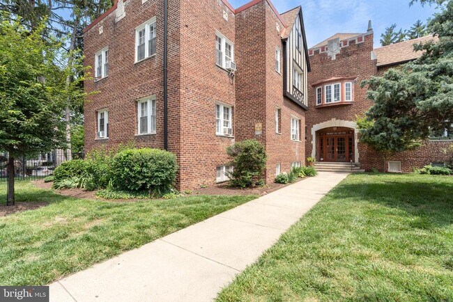 property at 235 Emerson St NW