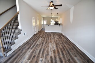 550 Peachers Mill Rd, Unit F3 in Clarksville, TN - Building Photo - Building Photo