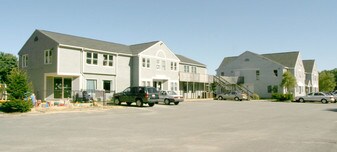 38-42 N Main St in Carver, MA - Building Photo