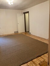 3805 Greensprings Ave in West Mifflin, PA - Foto de edificio - Building Photo