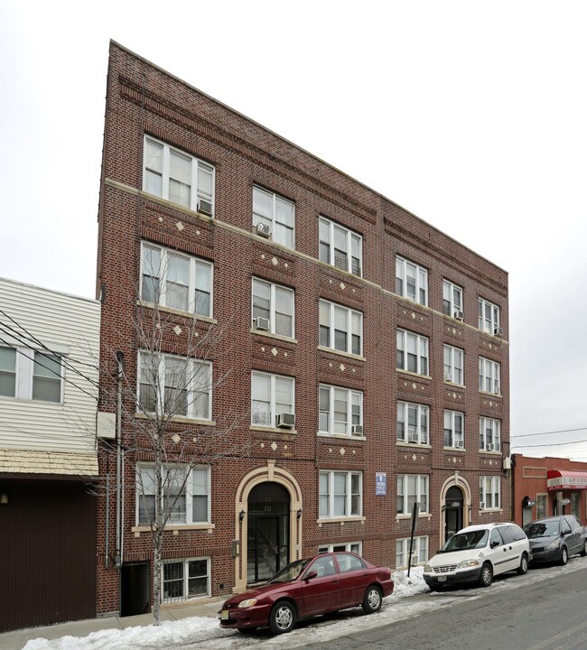 328-332 61st St in West New York, NJ - Building Photo