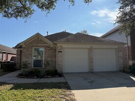 2107 Castle Gardens Ln in Katy, TX - Building Photo