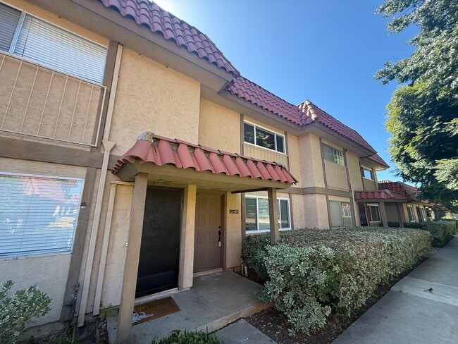 property at 903 N Fig St