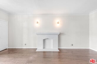 6053 Scenic Ave in Los Angeles, CA - Building Photo - Building Photo